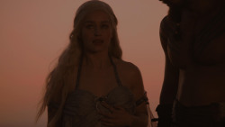extant_GameOfThrones_1x01-WinterIsComing_5431