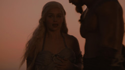 extant_GameOfThrones_1x01-WinterIsComing_5432