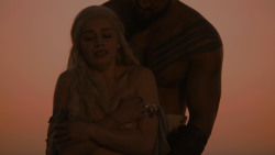 extant_GameOfThrones_1x01-WinterIsComing_5478