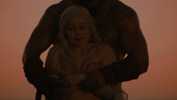 extant_GameOfThrones_1x01-WinterIsComing_5486