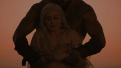 extant_GameOfThrones_1x01-WinterIsComing_5487