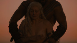 extant_GameOfThrones_1x01-WinterIsComing_5489
