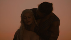 extant_GameOfThrones_1x01-WinterIsComing_5499