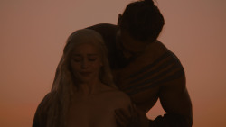 extant_GameOfThrones_1x01-WinterIsComing_5503