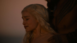 extant_GameOfThrones_1x01-WinterIsComing_5505