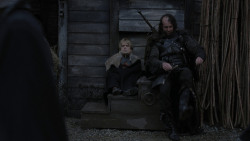 extant_GameOfThrones_1x01-WinterIsComing_5520