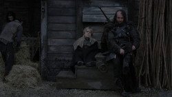 extant_GameOfThrones_1x01-WinterIsComing_5526