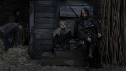 extant_GameOfThrones_1x01-WinterIsComing_5537