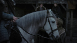 extant_GameOfThrones_1x01-WinterIsComing_5550