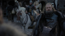 extant_GameOfThrones_1x01-WinterIsComing_5558