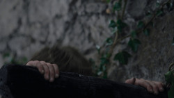extant_GameOfThrones_1x01-WinterIsComing_5736