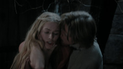 extant_GameOfThrones_1x01-WinterIsComing_5787