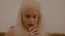extant_GameOfThrones_1x02-TheKingsroad_0078