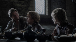 extant_GameOfThrones_1x02-TheKingsroad_0554