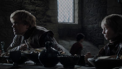 extant_GameOfThrones_1x02-TheKingsroad_0556