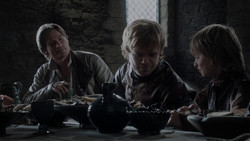 extant_GameOfThrones_1x02-TheKingsroad_0563