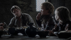extant_GameOfThrones_1x02-TheKingsroad_0624