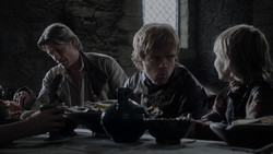 extant_GameOfThrones_1x02-TheKingsroad_0644