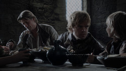 extant_GameOfThrones_1x02-TheKingsroad_0645