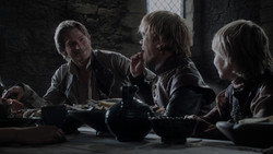 extant_GameOfThrones_1x02-TheKingsroad_0668