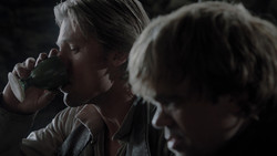 extant_GameOfThrones_1x02-TheKingsroad_0710