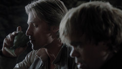 extant_GameOfThrones_1x02-TheKingsroad_0711