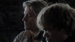 extant_GameOfThrones_1x02-TheKingsroad_0714