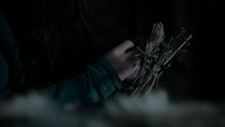 extant_GameOfThrones_1x02-TheKingsroad_0765