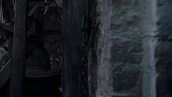 extant_GameOfThrones_1x02-TheKingsroad_1028