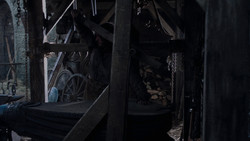 extant_GameOfThrones_1x02-TheKingsroad_1032