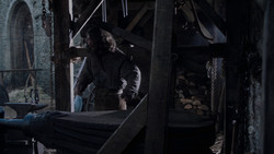 extant_GameOfThrones_1x02-TheKingsroad_1033