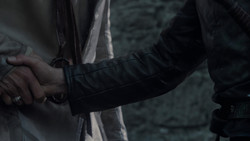 extant_GameOfThrones_1x02-TheKingsroad_1126