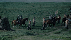 extant_GameOfThrones_1x02-TheKingsroad_1978
