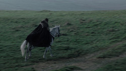 extant_GameOfThrones_1x02-TheKingsroad_2104