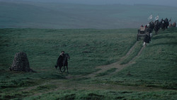 extant_GameOfThrones_1x02-TheKingsroad_2122