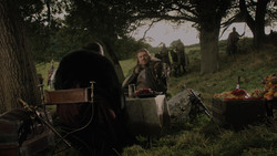 extant_GameOfThrones_1x02-TheKingsroad_2179