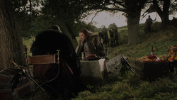 extant_GameOfThrones_1x02-TheKingsroad_2182