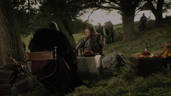 extant_GameOfThrones_1x02-TheKingsroad_2188