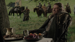 extant_GameOfThrones_1x02-TheKingsroad_2470