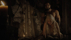 extant_GameOfThrones_1x02-TheKingsroad_2543
