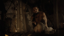 extant_GameOfThrones_1x02-TheKingsroad_2550