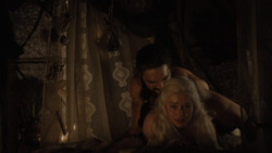 extant_GameOfThrones_1x02-TheKingsroad_2557