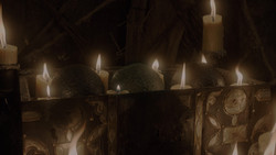 extant_GameOfThrones_1x02-TheKingsroad_2569