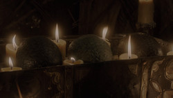extant_GameOfThrones_1x02-TheKingsroad_2577
