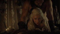 extant_GameOfThrones_1x02-TheKingsroad_2581