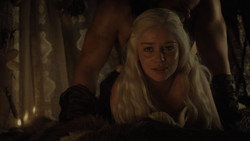 extant_GameOfThrones_1x02-TheKingsroad_2587