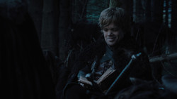 extant_GameOfThrones_1x02-TheKingsroad_2862