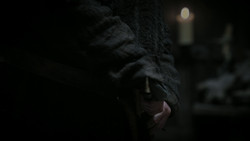 extant_GameOfThrones_1x02-TheKingsroad_3203