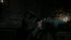 extant_GameOfThrones_1x02-TheKingsroad_3224