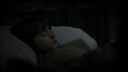 extant_GameOfThrones_1x02-TheKingsroad_3242